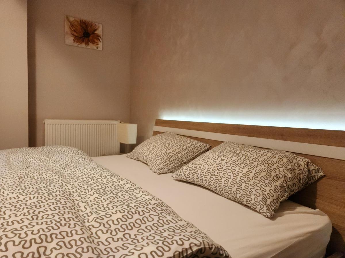 Airport Apartment Otopeni Ngoại thất bức ảnh