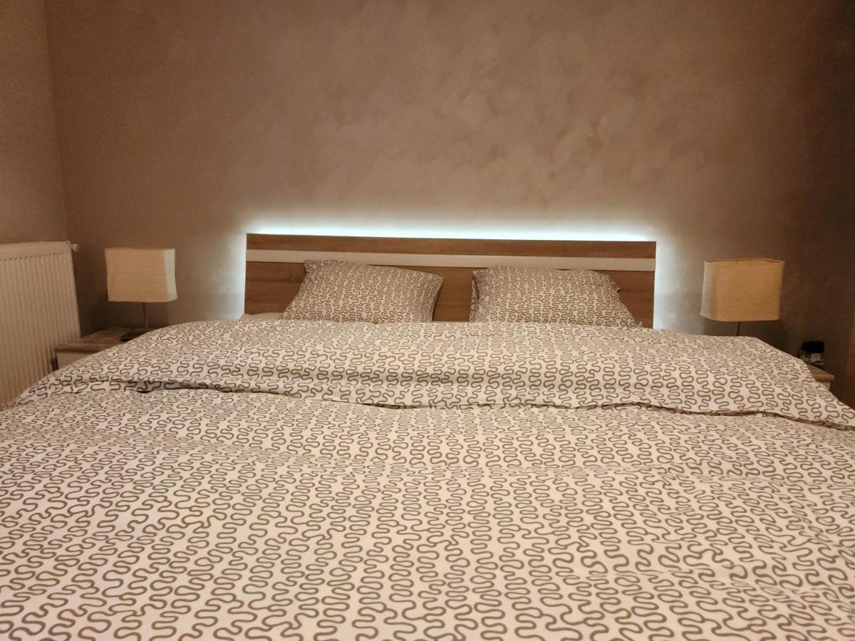 Airport Apartment Otopeni Ngoại thất bức ảnh