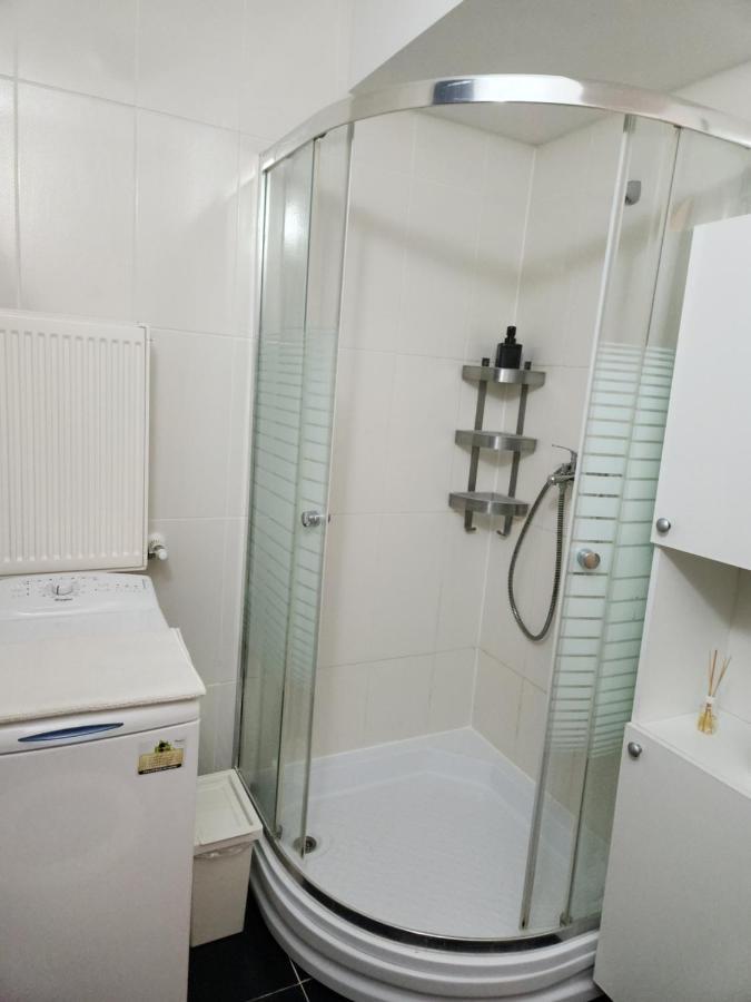 Airport Apartment Otopeni Ngoại thất bức ảnh