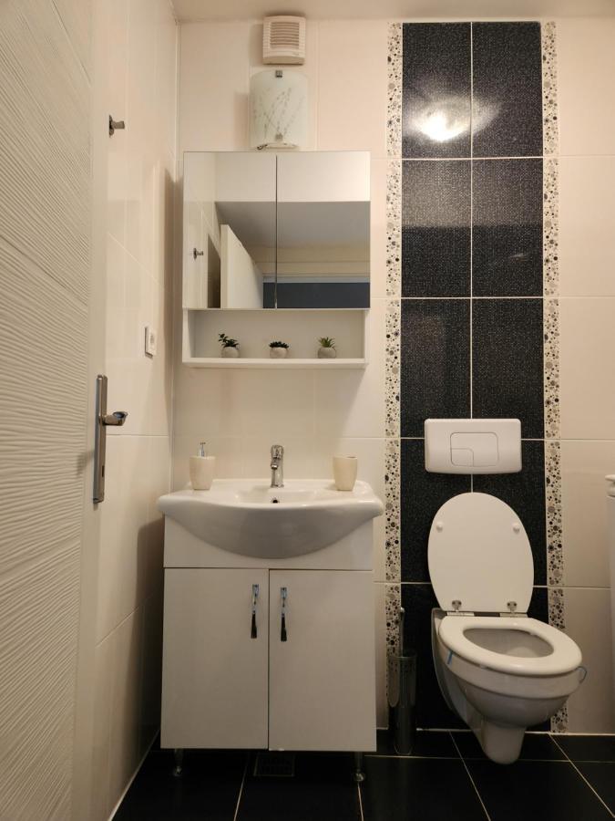 Airport Apartment Otopeni Ngoại thất bức ảnh